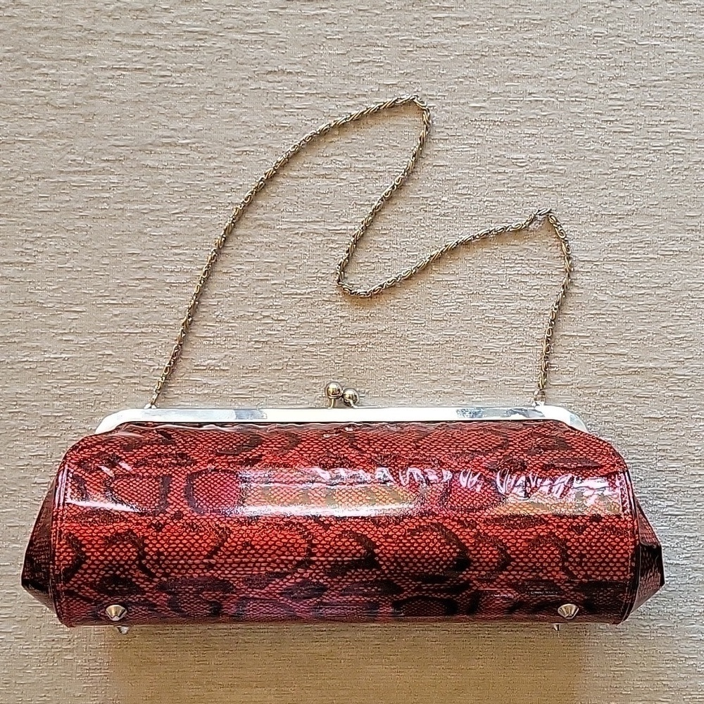 LOVELY N.Y. red shiny leopard print handbag evening clutch.  Vintage.